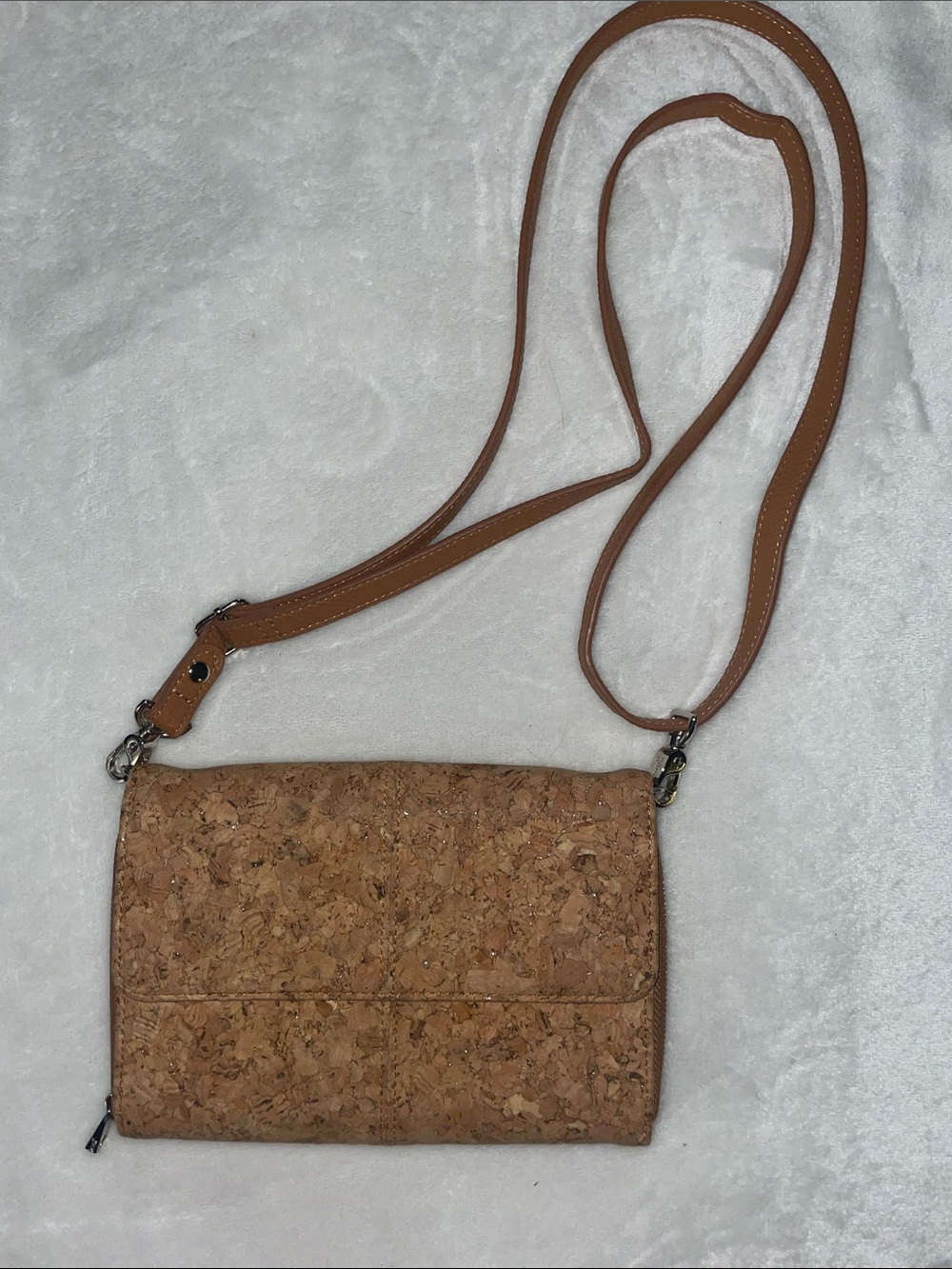 Jewell by Thirty-One Cork Crossbody Wallet Clutch